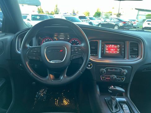 Used 2016 Dodge Charger SE w/ Blacktop Package RWD image 13