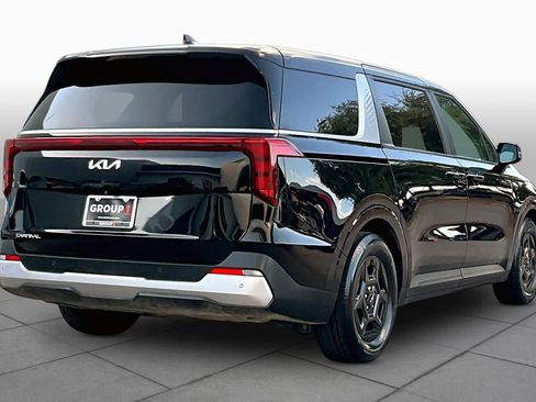 Used 2025 Kia Carnival FWD image 13