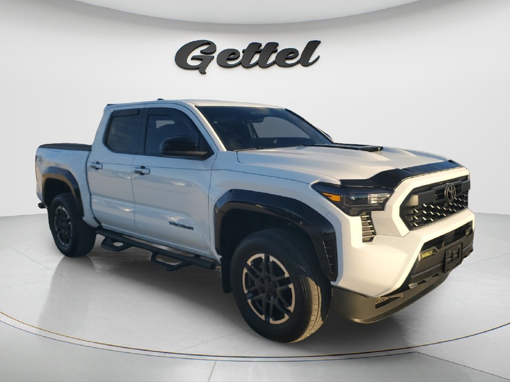 Used 2025 Toyota Tacoma TRD Sport RWD image 3