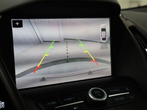 Used 2019 Ford Escape SEL image 22