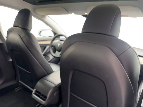 Used 2021 Tesla Model 3 Standard Range Plus image 40