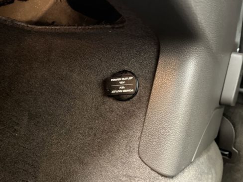 Used 2016 Porsche Panamera 4 Edition image 30