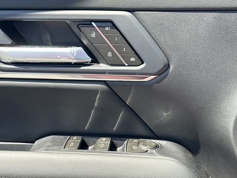 New 2026 GMC Terrain Denali w/ LPO, Black Badging Package AWD/4WD image 16