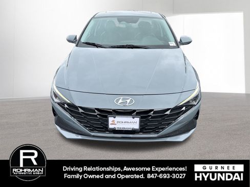 Used 2023 Hyundai Elantra Limited w/ Preferred Accessory Package image 3