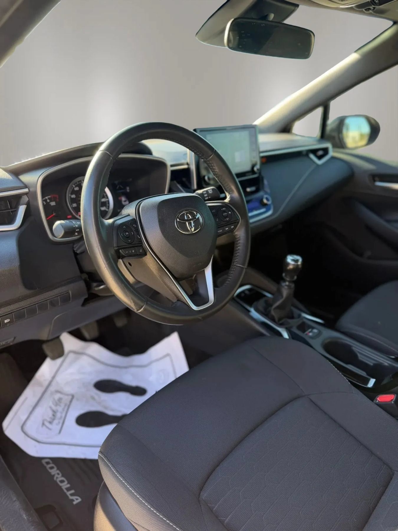 Used 2021 Toyota Corolla SE FWD image 18