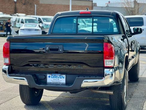 Used 2016 Toyota Tacoma SR image 28