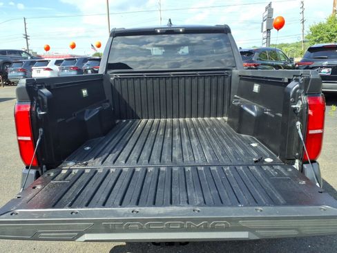 Certified 2024 Toyota Tacoma TRD Off-Road AWD/4WD image 9