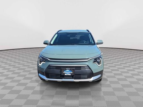 Used 2023 Kia Niro EX FWD image 3