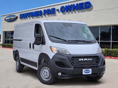 Used 2025 RAM ProMaster 2500 w/ Premium Convenience Group image 1