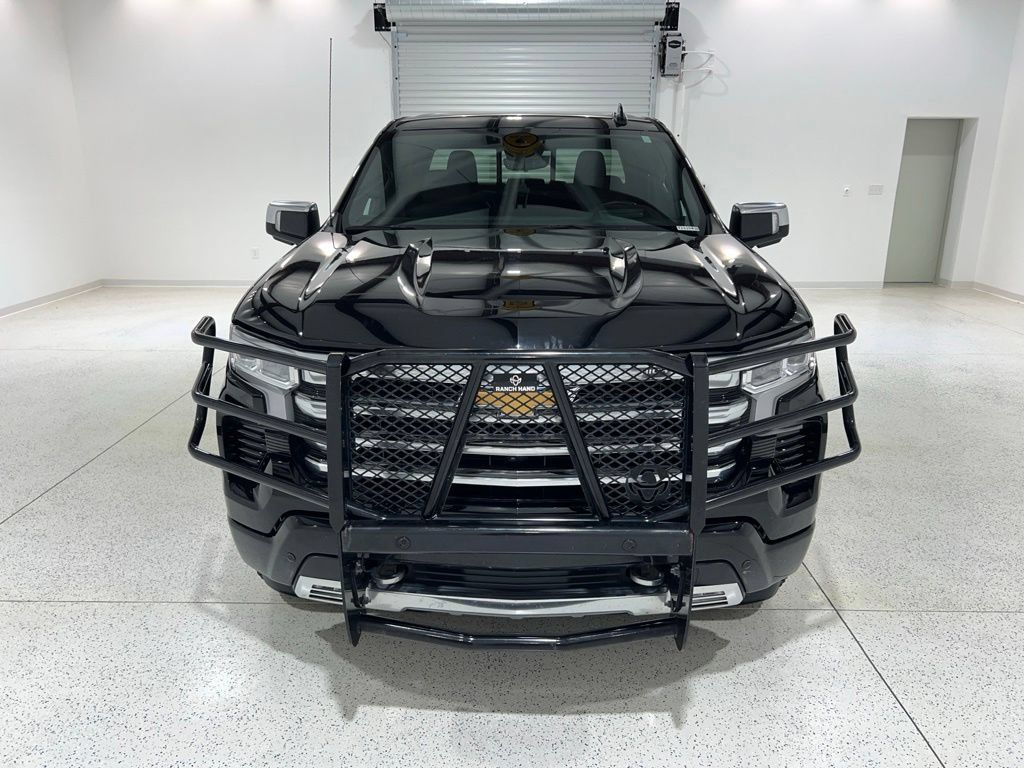 Used 2024 Chevrolet Silverado 1500 High Country w/ Technology Package AWD/4WD image 8