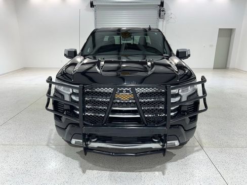 Used 2024 Chevrolet Silverado 1500 High Country w/ Technology Package AWD/4WD image 8
