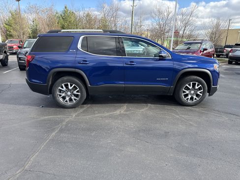 Used 2023 GMC Acadia SLE w/ Driver Convenience Package FWD image 10