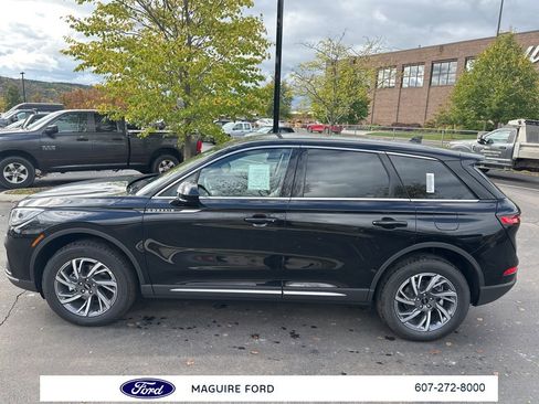 New 2025 Lincoln Corsair AWD image 8