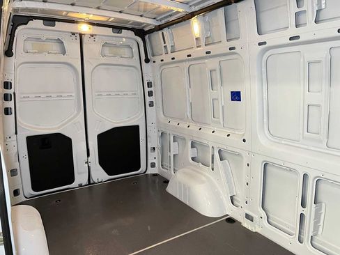 Used 2026 Mercedes-Benz Sprinter 2500 image 15