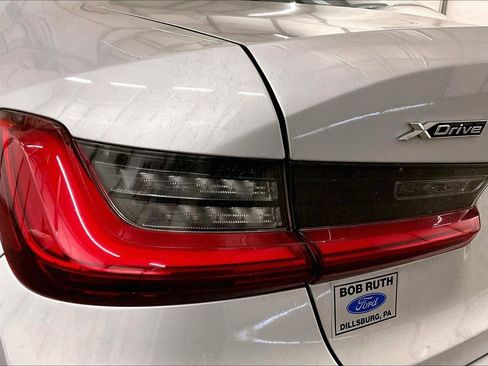 Used 2019 BMW 330i xDrive Sedan w/ Driving Assistance Package image 28