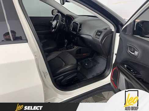Used 2018 Jeep Compass Trailhawk w/ Leather Interior Group AWD/4WD image 14