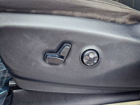 Used 2018 Chrysler Pacifica Touring Plus image 15