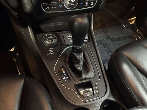 Used 2020 Jeep Cherokee Latitude Plus w/ Cold Weather Group image 21