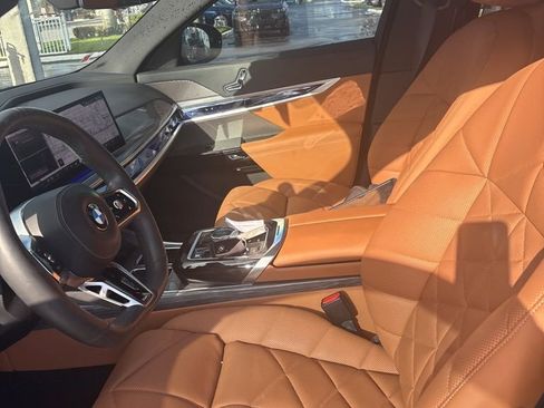 Used 2023 BMW 740i image 4