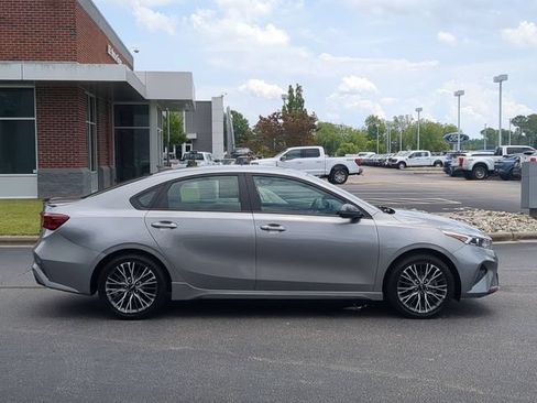 Used 2022 Kia Forte GT-Line w/ GT-Line Premium Package FWD image 2
