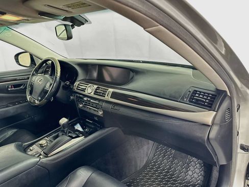 Used 2014 Lexus LS 460 AWD w/ Comfort Package image 38