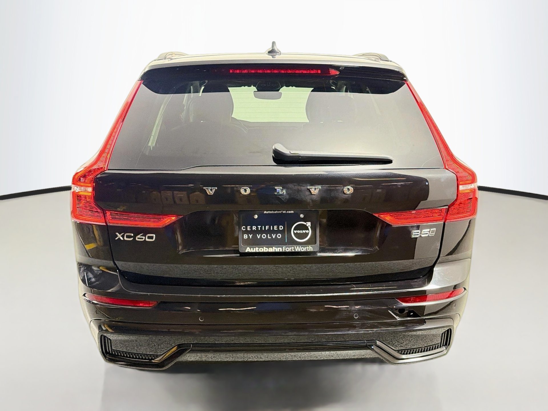 Used 2024 Volvo XC60 B5 Core AWD/4WD image 7