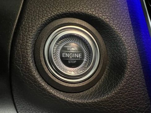 Used 2021 Mercedes-Benz GLC 300 4MATIC image 27