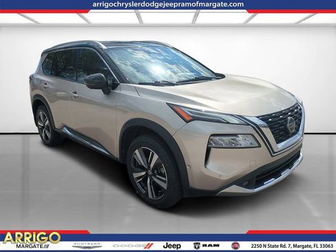 Used 2021 Nissan Rogue Platinum image 1