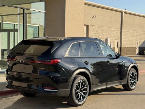 New 2025 MAZDA CX-70 Plug-In Hybrid w/ Premium Pkg image 4