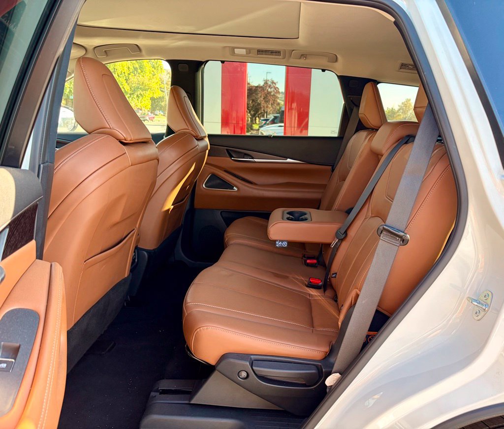 Used 2023 INFINITI QX60 Sensory w/ Cargo Package AWD/4WD image 8