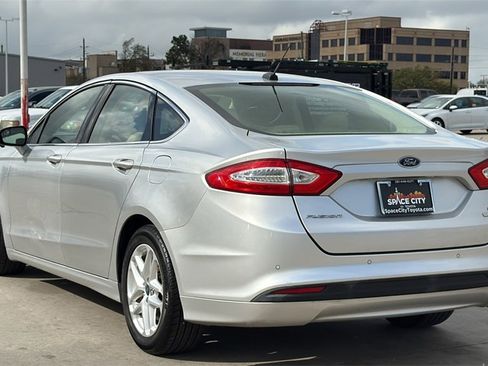 Used 2013 Ford Fusion SE image 3