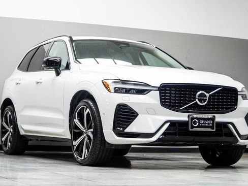 Used 2023 Volvo XC60 T8 Ultimate w/ Climate Package AWD/4WD image 4