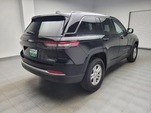 Used 2023 Jeep Grand Cherokee Laredo AWD/4WD image 9