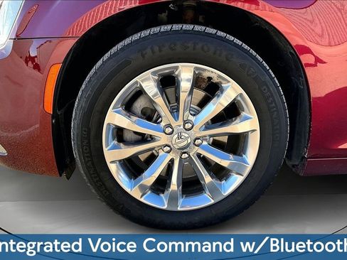 Used 2016 Chrysler 300 Limited image 32