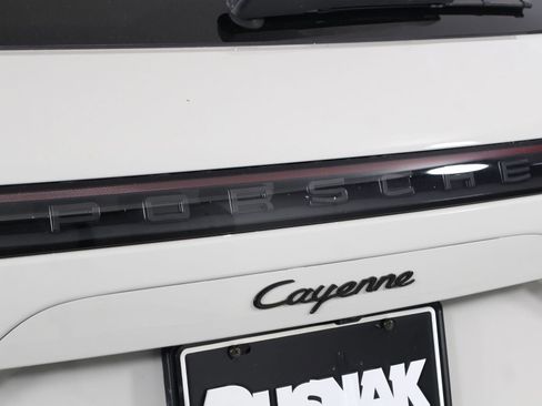 Certified 2023 Porsche Cayenne AWD/4WD image 22