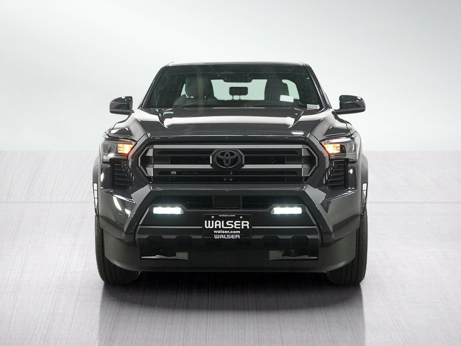 Used 2025 Toyota Tacoma SR5 AWD/4WD image 8