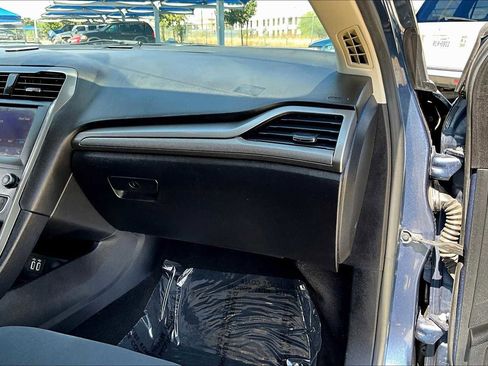 Used 2019 Ford Fusion SE image 19