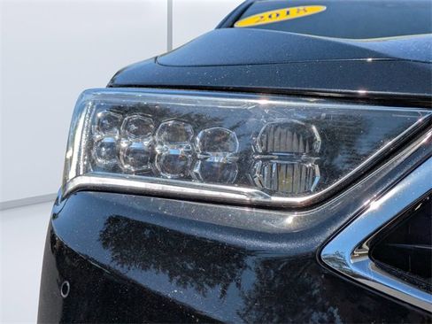 Used 2018 Acura RLX Sport Hybrid w/ Advance Pkg image 9