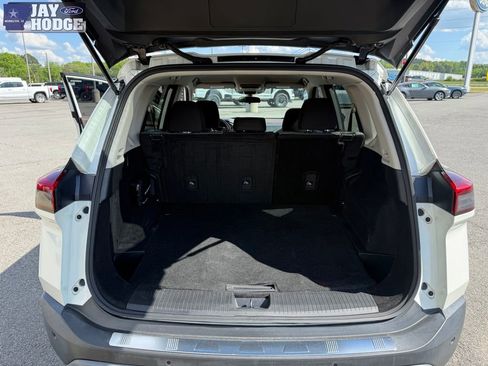 Used 2023 Nissan Rogue SV image 27