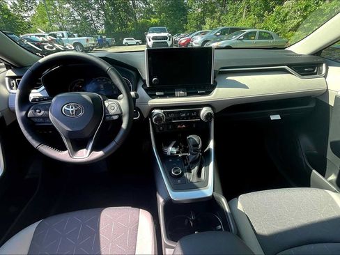 Used 2025 Toyota RAV4 XLE w/ Convenience Package AWD/4WD image 5