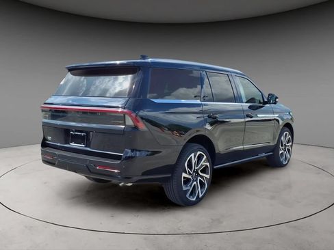 New 2027 Lincoln Navigator Reserve AWD/4WD image 9