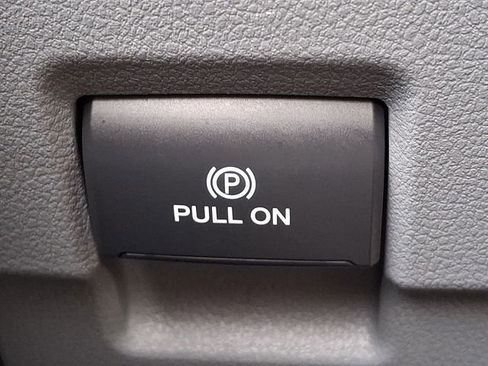 Used 2025 Ford F250 XLT image 24