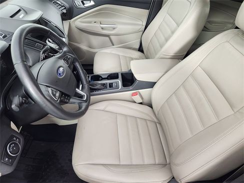 Used 2017 Ford Escape Titanium image 10