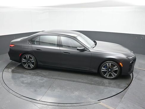 Used 2023 BMW i7 xDrive60 image 41