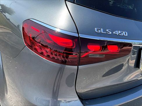 New 2026 Mercedes-Benz GLS 450 4MATIC image 6
