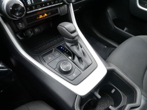 Used 2025 Toyota RAV4 LE image 22