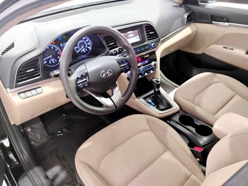 Used 2020 Hyundai Elantra SE w/ Cargo Package (C1) image 18