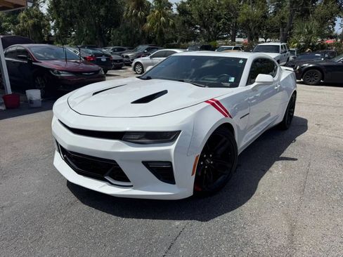 Used 2017 Chevrolet Camaro SS image 9