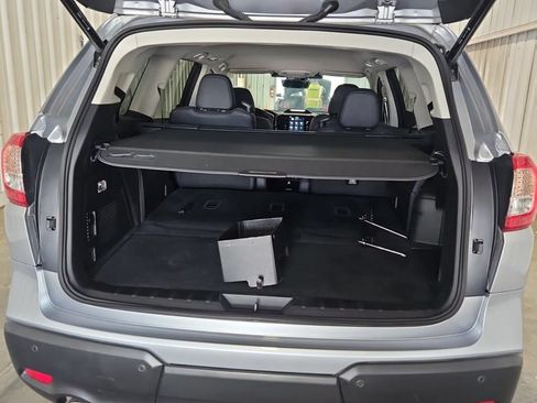 Used 2023 Subaru Ascent Limited AWD/4WD image 9
