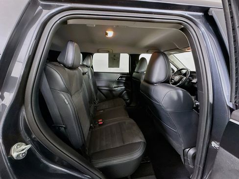 Used 2024 Mitsubishi Outlander SE image 31